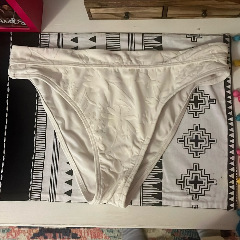 Off white color, velvet like flower print, thick band, bikini style